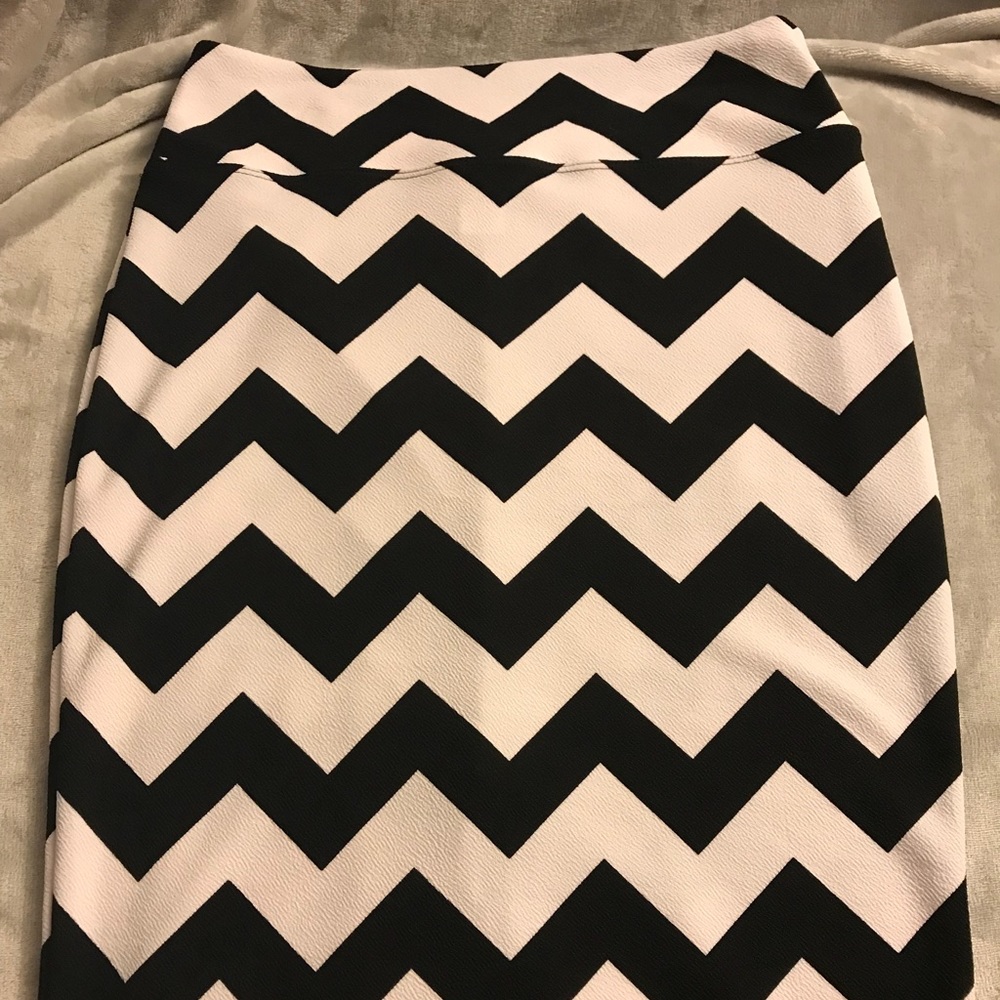 Stretchy pencil skirt